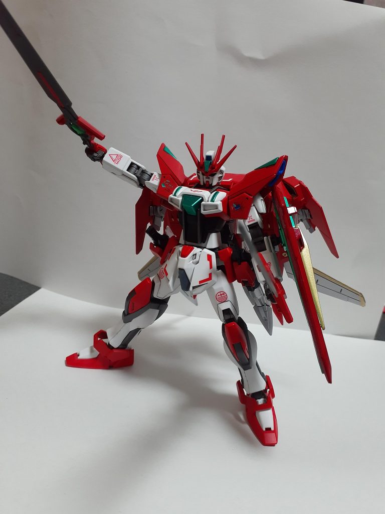 この剣を見た時にこのストライカーを作ろうと決心したんです。カッコいいですね！(圧力)