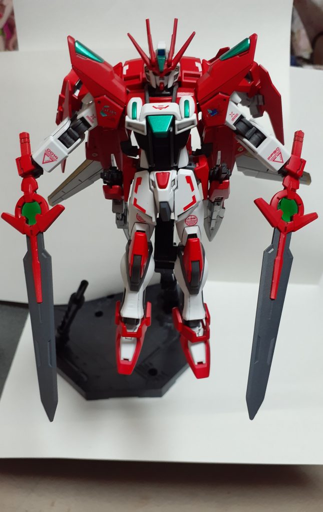 GN粒子を散布しながら宙に浮く姿を想像して下さい。