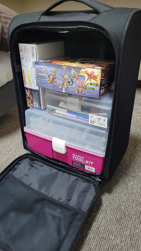 出張用のカバンから、全然仕事をする気を感じないですよね(笑)