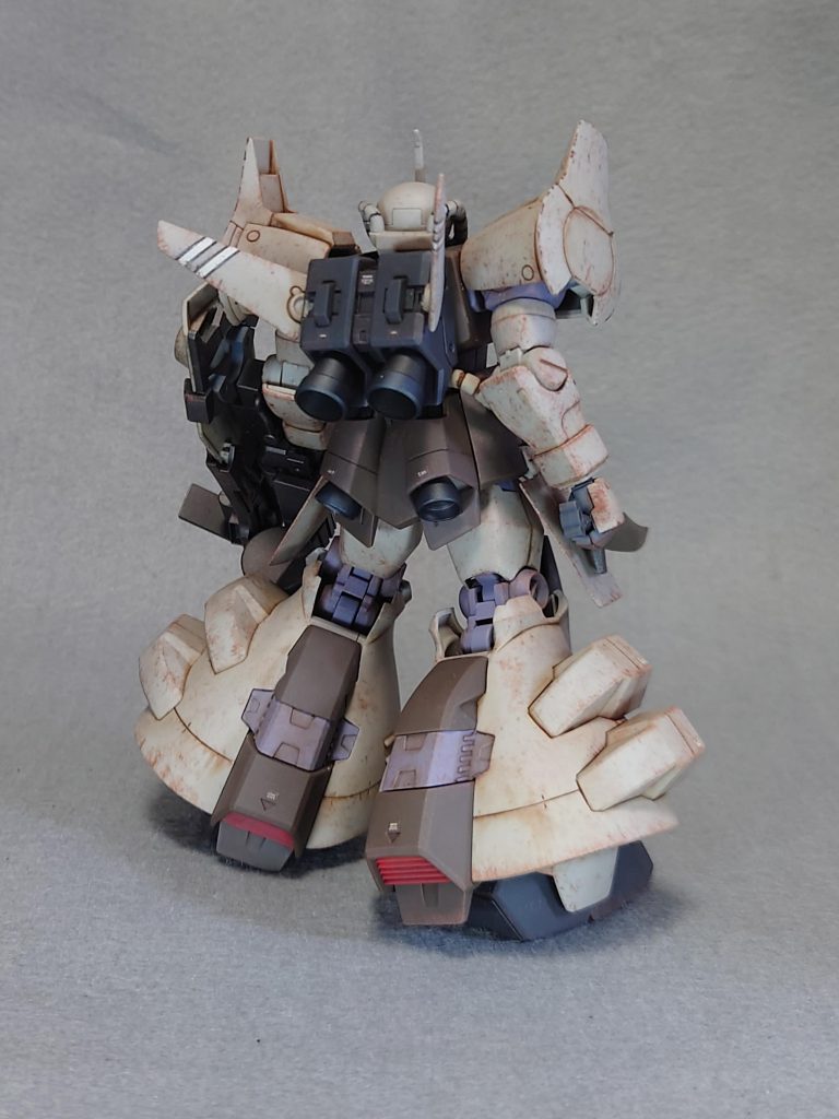 ランドセルのウイング?の白部分は付属のシールは使わず塗装しました。