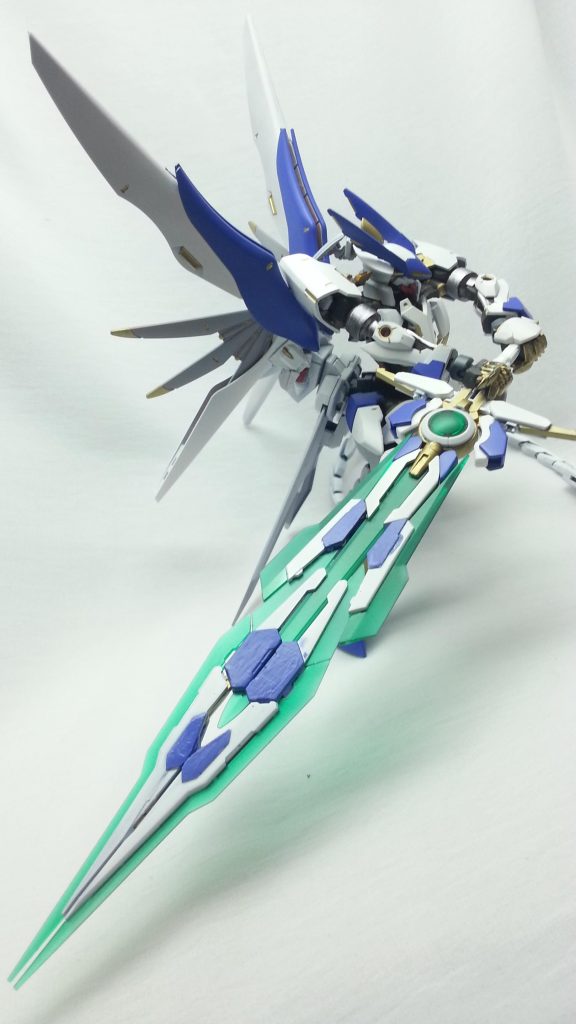 横薙ぎで複数の敵を両断!某金髪ツインテ魔法少女のザンバーホームランできそう。