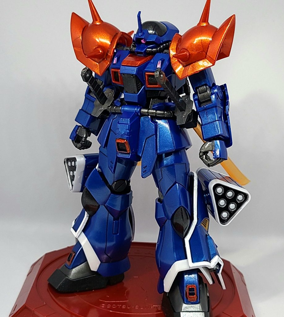 正面から。本体はストレートに組んでます。