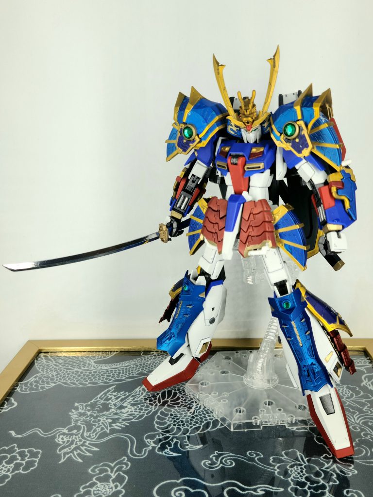 可動域はΖガンダムver.2.0とほぼ同じ。武器は日本刀と三叉槍