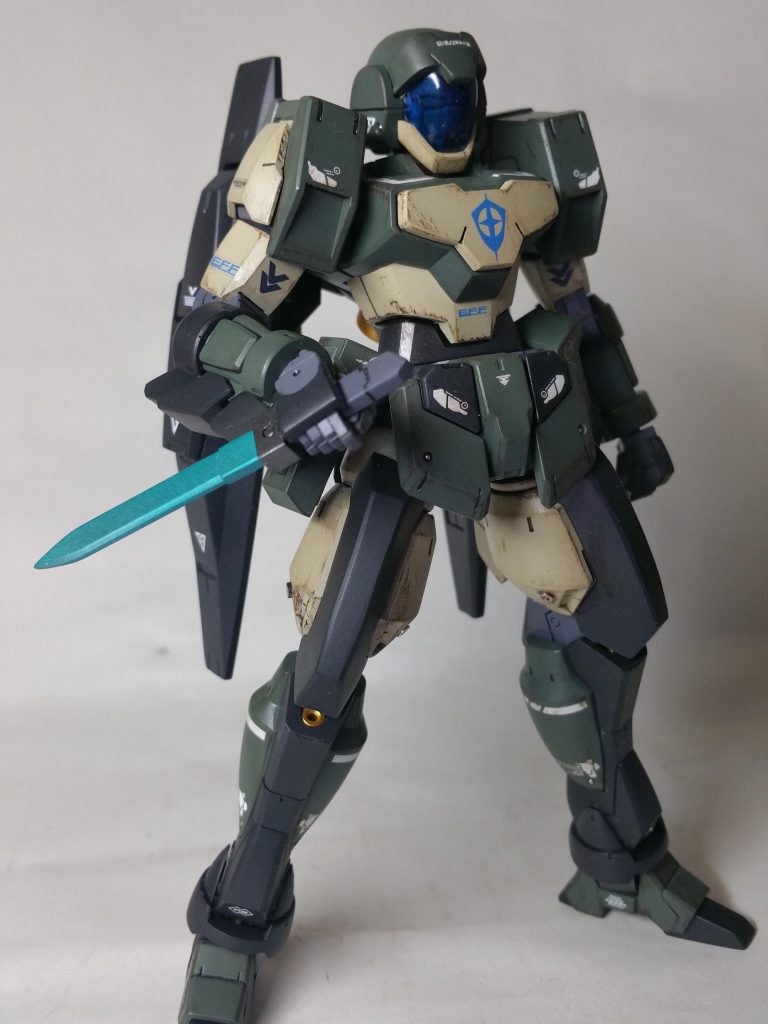 前面。特に難しい加工はせずにパーツ組み合わせてサクサクと。サイフォスのパーツはバーニア、手首のほかに脚を丸ごと使っています。スパローのものよりバウンサーのやつのが好みだったので（