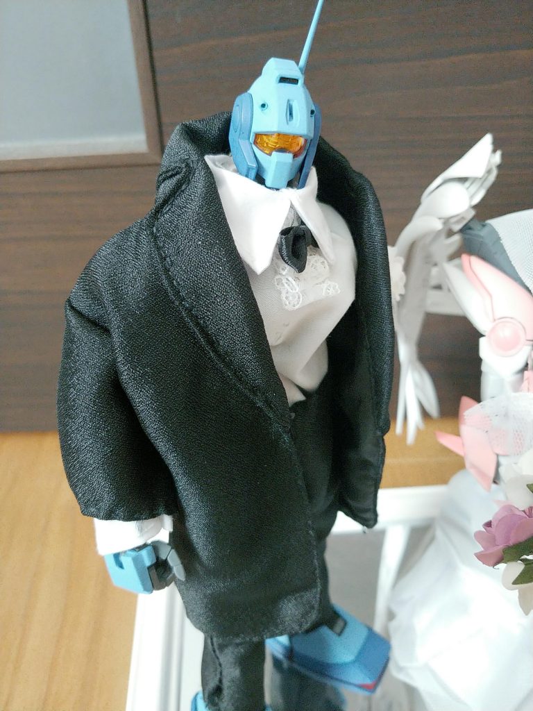 ネモ。海外ドール用の服を使用したのでなんか面白衣装に。身長はダイソーブロックでなまら伸ばしてます。でも伸ばしすぎた感があるので当日までに調整予定。ネモだしゼットコンに! と思ったけどただのネタ枠な上にウイングとセットの作品なのでやめときました。