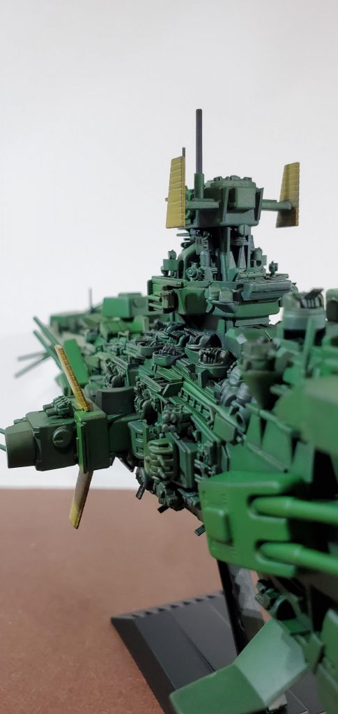 ディテールアップの際、リアルさという方向なら既にEXモデルやオリジン版マゼラン級で行われているのでフィクション方向へ振ってみました。昔のSFドラマだったりハリウッドのSF映画のプロップを意識しています(制作中はずっとスターウォーズを見ていました)。