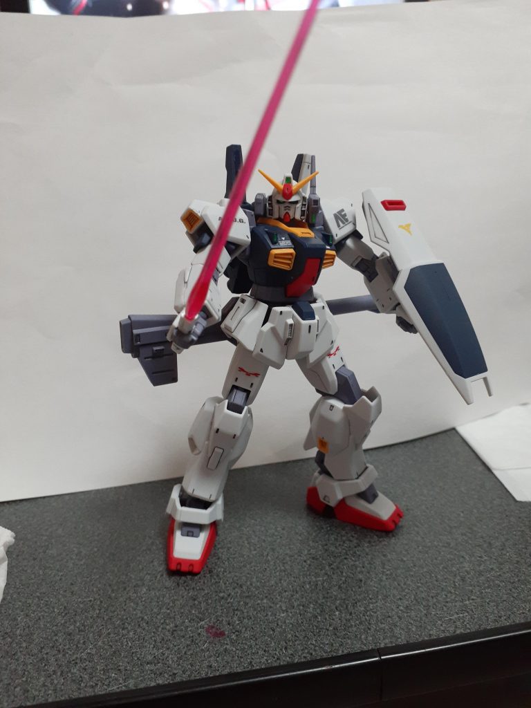 シンプルな武装と完璧な保持力。