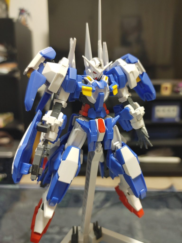 塗装待ちの雪崩(走)くん。普通のアヴァランチも良いのですが、ダッシュの方が脚部もガッシリしていてより好みです。一応表面ヤスった形跡もあるのですが、この後サフレス塗装するんだったらそんな手間も省けば良いのになって思った。