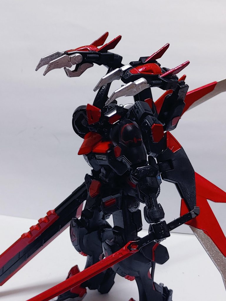 武装④双竜炎アルトロンのパーツをそのままつけました。竜殺しですが、背中には双竜を装備してます。