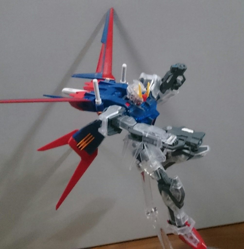 ・トールストライカーブルーのクリア成形とトールストライカーのブルーの成形色がマッチしてる…………っぽい?