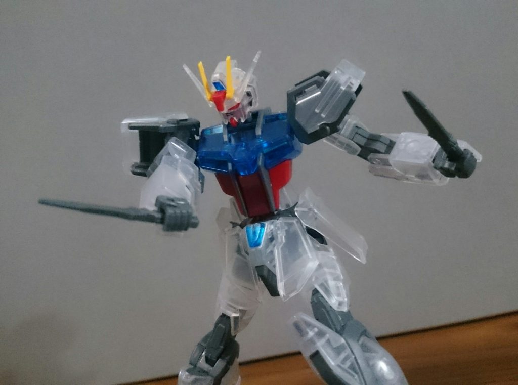 ・アーマーシュナイダー付属品はこれのみ。シールドやらライフルやらが付属する一般販売のEGストライクは1月発売スね