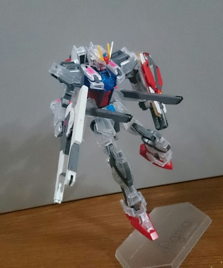 ・ユニバースブースターこちらは…?胸に被せるパーツなんスけど、ギリギリ形状があってない…?一応取り付けは出来はするけど、胸に被せるパーツはギリギリいけてるのか、いけてないのか、ちょっと判別が難しいっス…(´・ω・`)ただ、プレバンのRGシステム版のブースターを使用してるので、してるからか?なんかけっこうマッチしてるっス