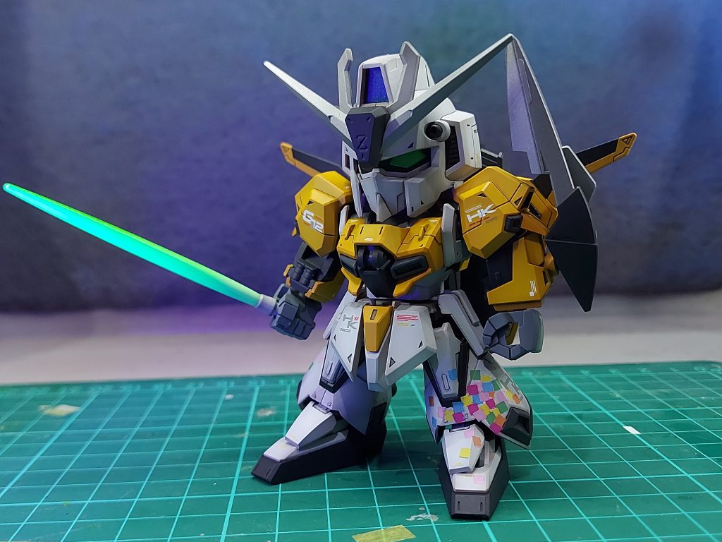 センサーはプラ版を切って塗って貼ります。2日目終わり。