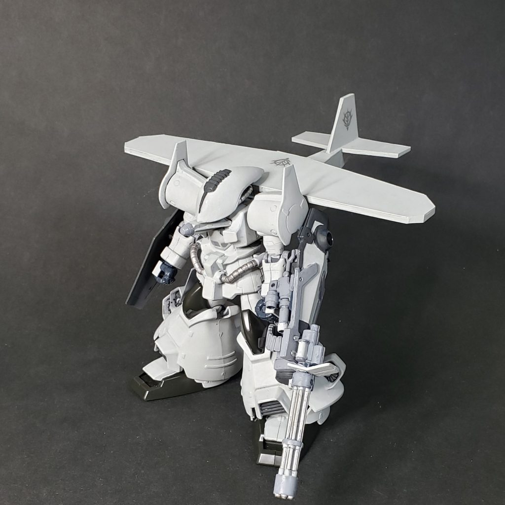 ジャブロー周辺の制空権確保のために作られた、グフ・フライトタイプ追加モジュール装備型。しかし運用には専用母艦を必要とし、機体のコストも無駄に高いので計画は中止された。