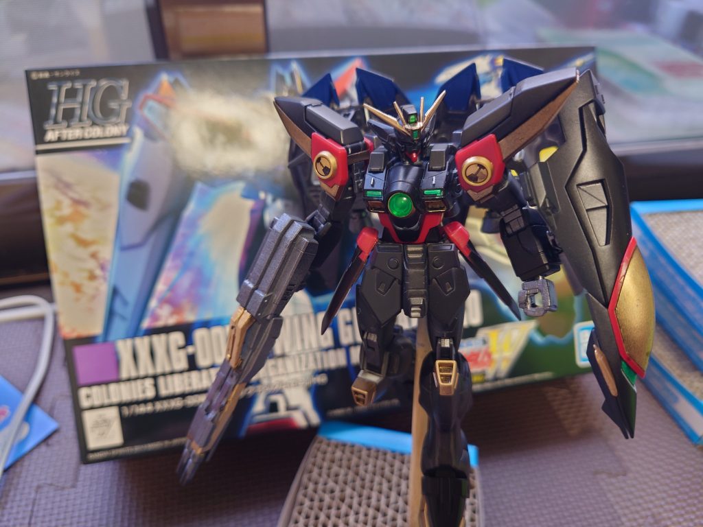 バスターライフルの中に磁石をそれぞれ2つずつ仕込んで脱着出来るようにしましたが中で外れているようで……カチャカチャいってます🤦♂️