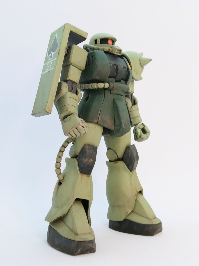 何度ジオンのマークを貼ろうと思ったか！