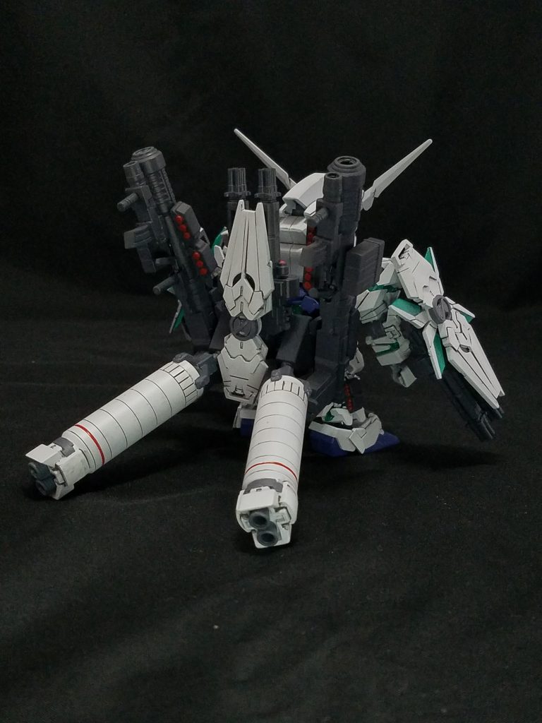 フルアーマー、リアビュー。