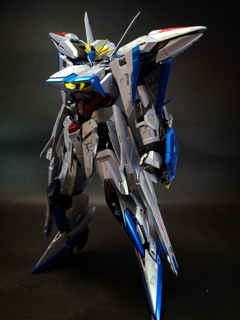 PS-02ビームシールド両腕部に搭載されたビームを展開する防御兵装。第1次連合・プラント大戦では見られなかった装備。篭手のビーム発信機をポップアップさせ、楔状のビームを展開する。シールドだけでなく、アームソードとしても使用可能。