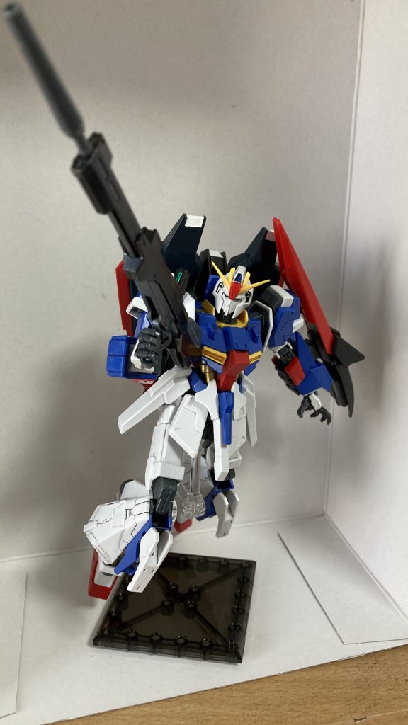 ビームライフルビームライフルはイエサブに売ってたRGのZの武器を使ってます造形、色分けがしっかりしていて大きくハッタリも効いているため、今回の機体に合っています