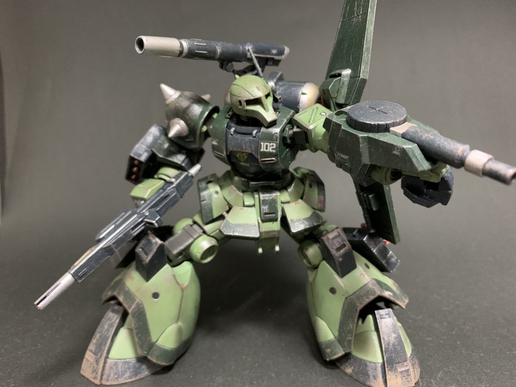 全体の塗装は筆塗りで行っています。汚しはウェザリングマスターとドライブラシで。足元の泥汚れがいい具合になったと思います！（熱い自画自賛