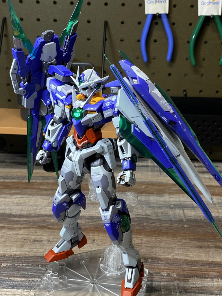 フレームをメタリックで塗装して外装に差し色でグレーを使用してます