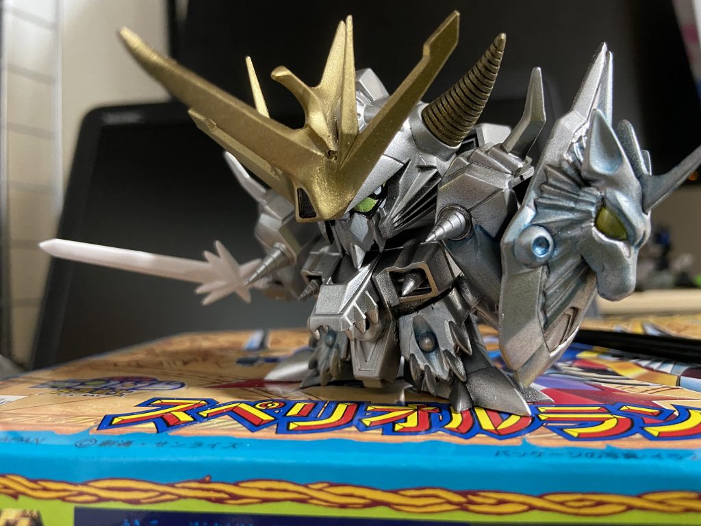 ベース金銀✨この時点でTwitterで色々見てもらい、塗りに対するプレッシャーが上がる。笑