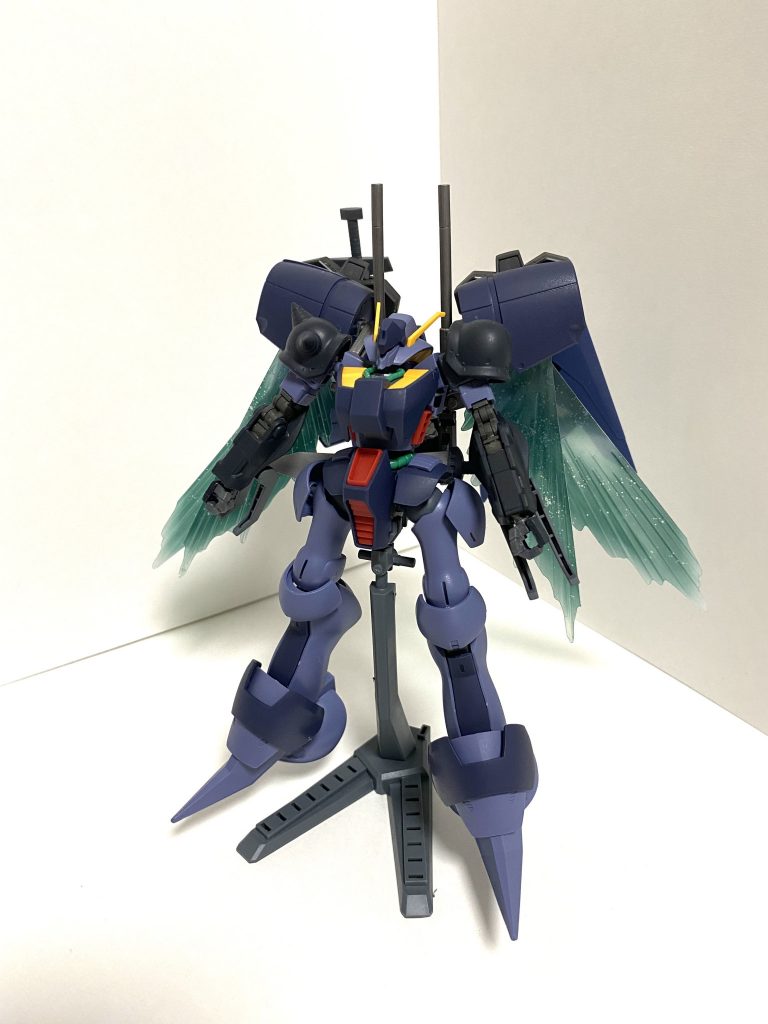 オーラコンバーターと翅閉じてるとこじんまりしています