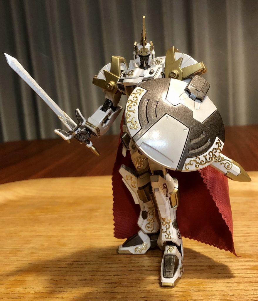 仕上げにエングレービングシールを貼って完成。