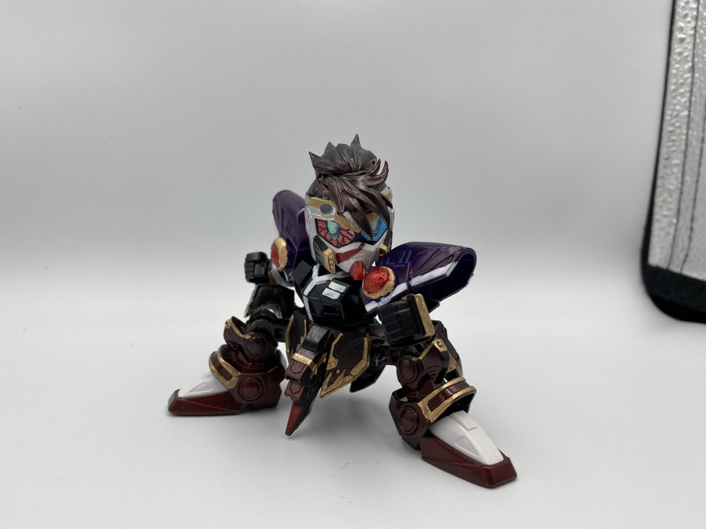 腰関節にSMKフレームを採用。踏ん張りを効かせています。