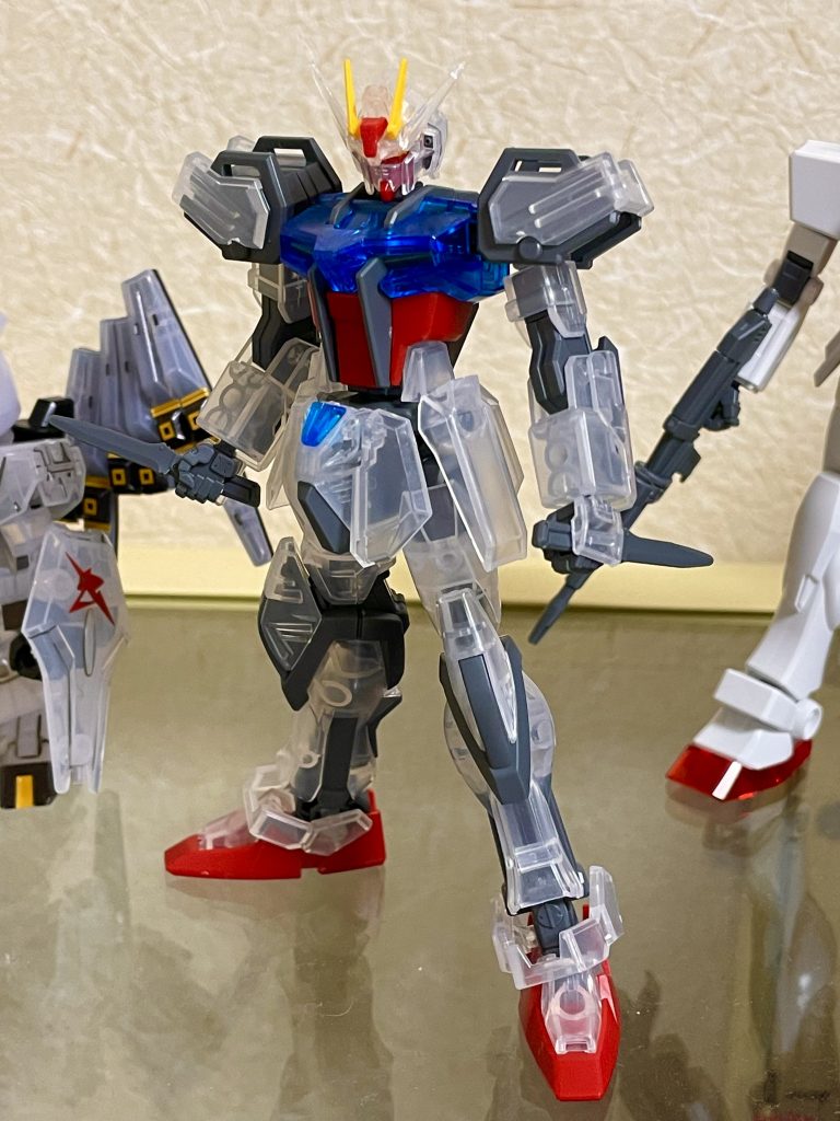 SDνガンダムを引くところがMGをなかなか完成させられない私への嫌味かと思いつつもガンプラ当たってるのでラッキーだったのでしょう。 ワクワクしながら帰宅。サクッと素組みしちゃいました。