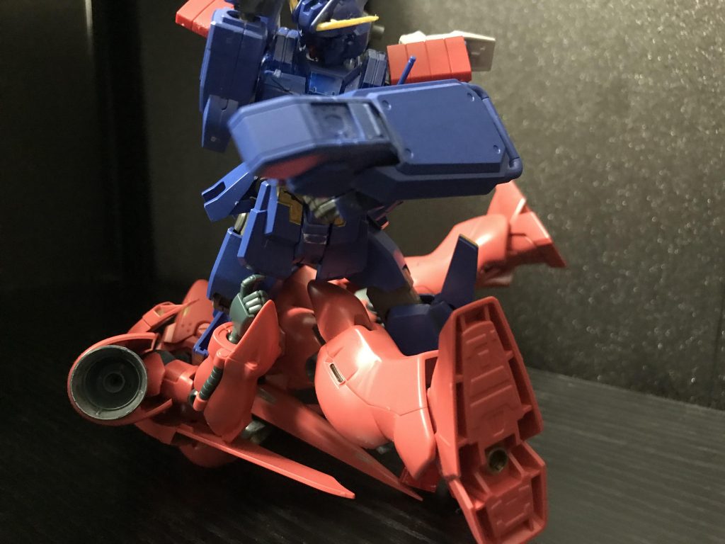 ガーベラ「グハァッ」ガーベラ「貴様ァ!」ストカス「ウーアオーキックだ!」