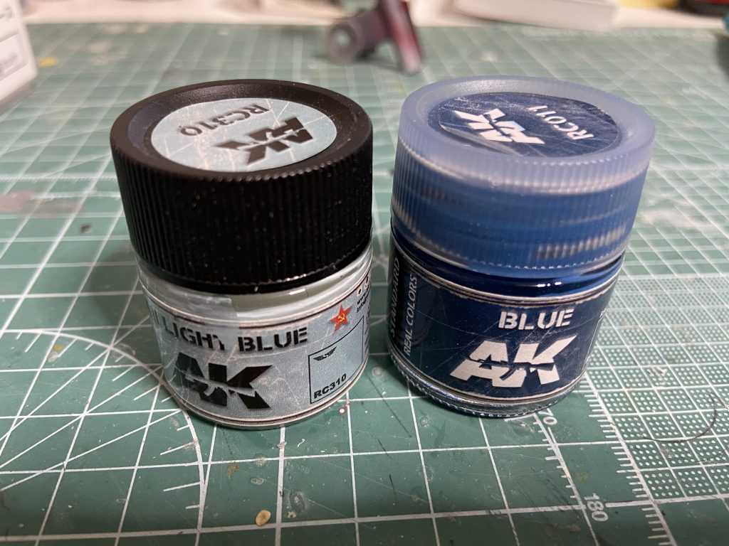 今回AKインタラクティブのリアルカラーで実験的に初塗装。発色良いです。さすが最新の実物色彩研究に基づいた塗料。高いですがね…