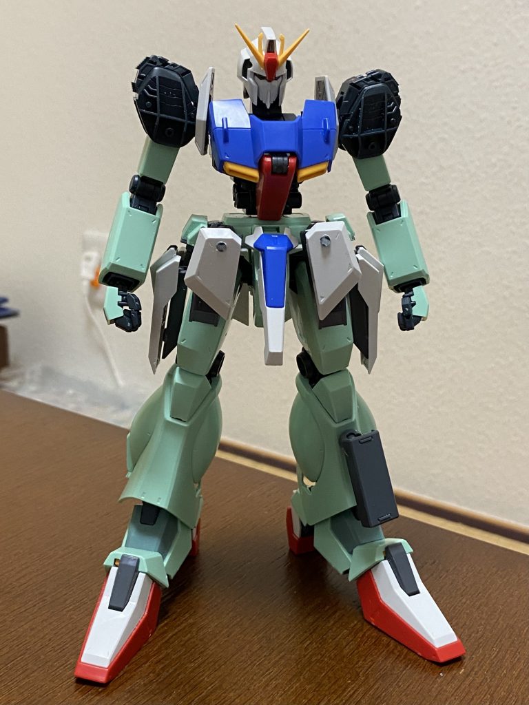 ここからは例によって進化の過程を制作開始から4日目ぐらい。ZコンなのでZガンダムでと考えるがスタート地点から間違っている。