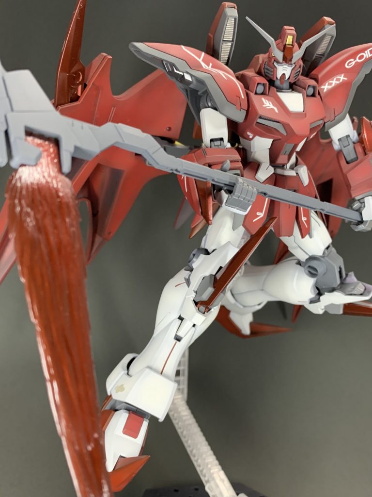 今回はグラデーション塗装だったのでデカール貼るか悩んだんですがあまり派手にならないよう控えめに貼りました。自分ではこのくらいでバランス取れてると思います。