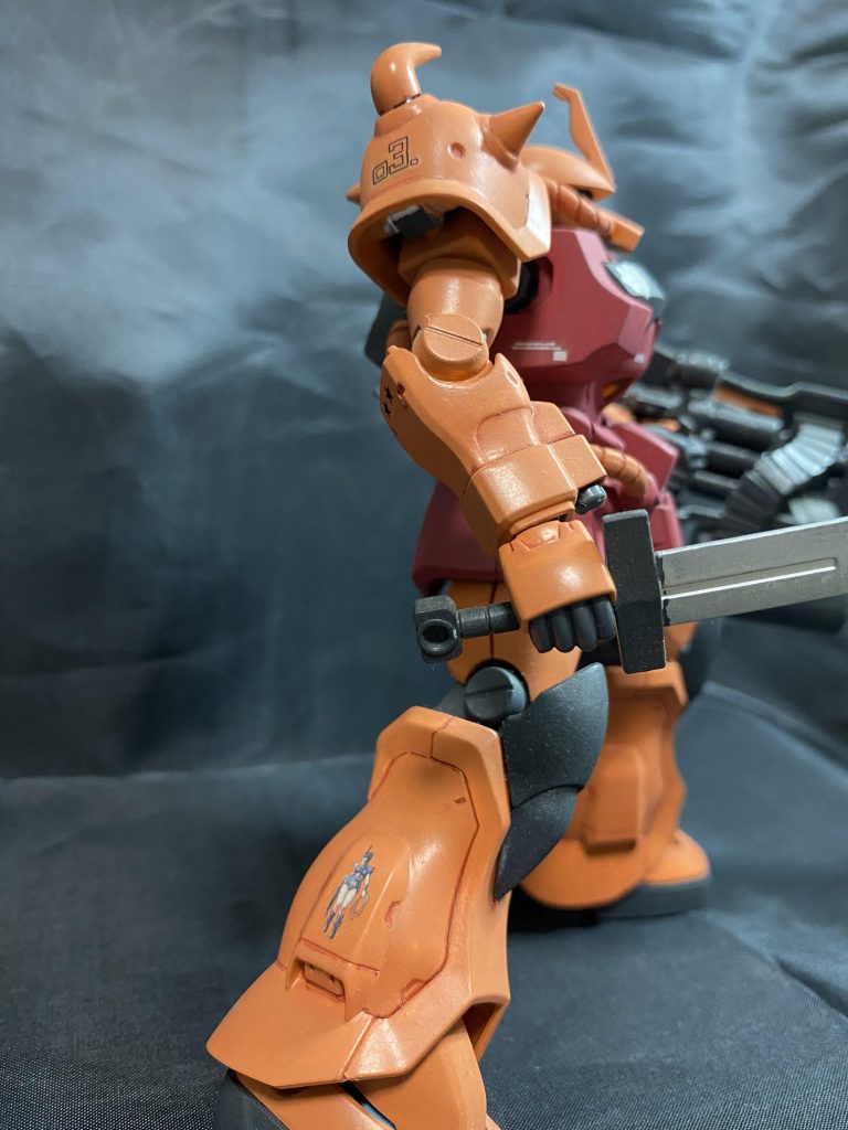 右足側面にグフレディのデカール!昔は何も考えずに貼っていました。