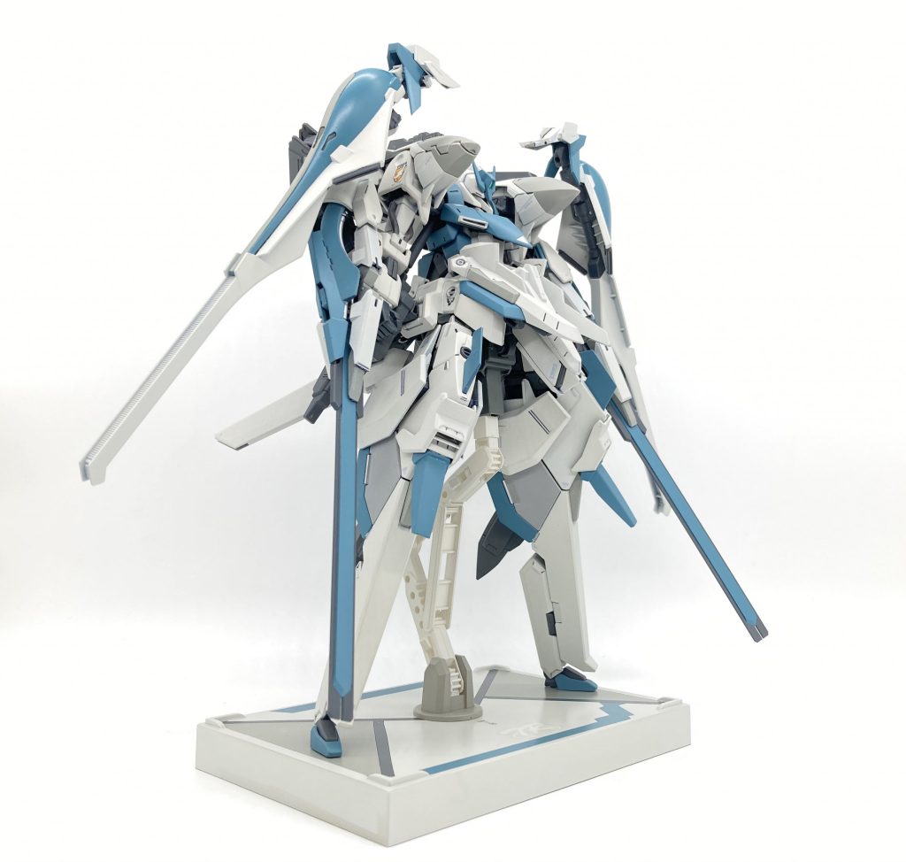 装備変更でシルエットがまた変わりました。