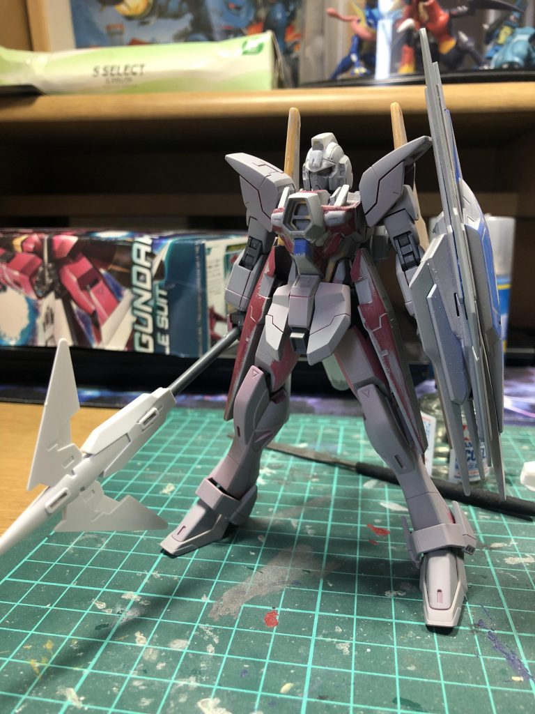 最後にサフ状態。傷を埋めたり隙間をパテで埋めたりして完成しました。