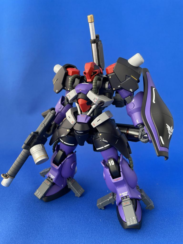 機体名:ズィードム名前の通りドムをモチーフにしたミキシング作品です。「じ」ぶん流の「ドム」という意図で名付けました。