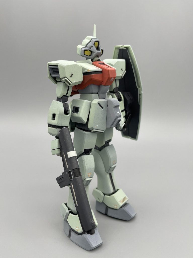 正面側からシールで補う部分も全てエナメル塗装した結果、思いの外情報量の多いキットになった気がします…練習するのに最適だったのかは微妙なところです