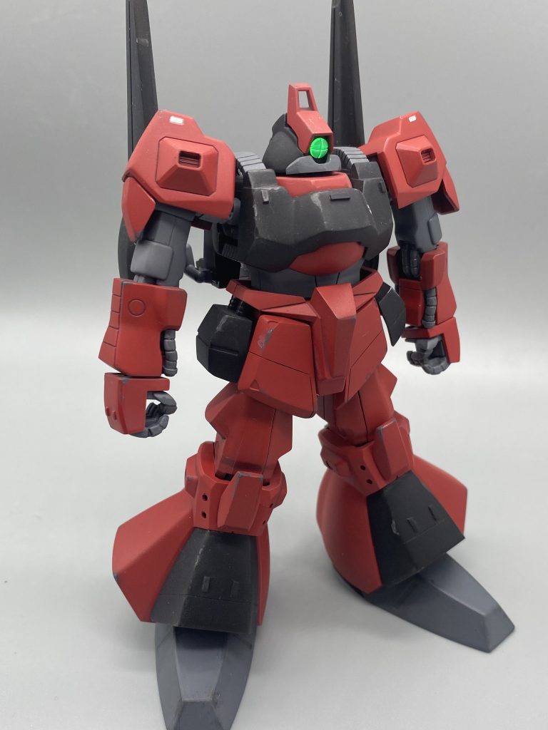 子供の頃は絶対好きじゃないデザインだと思う。ただ今になるとZガンダム屈指のカッコ良さだと思います。