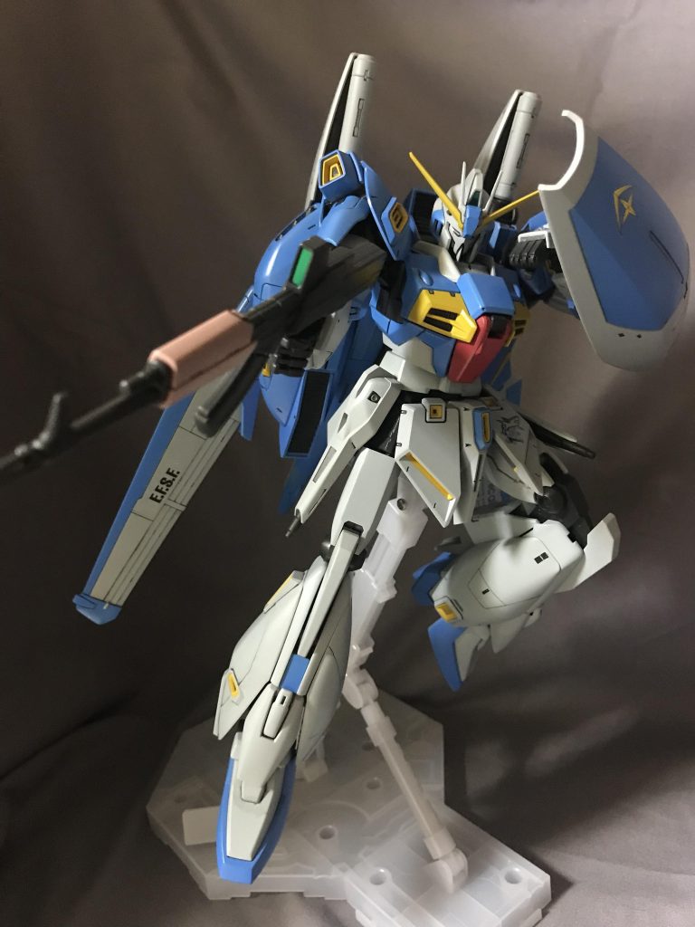 猟銃っぽいライフルが斬新ですよね♪