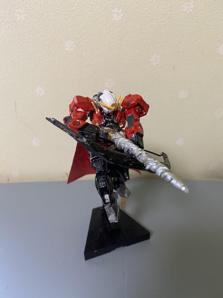 偽螺旋剣(カラドボルグⅡ)本来は剣だが無銘の改造により矢として放てるようにした、着弾直後に大爆発を起こす。