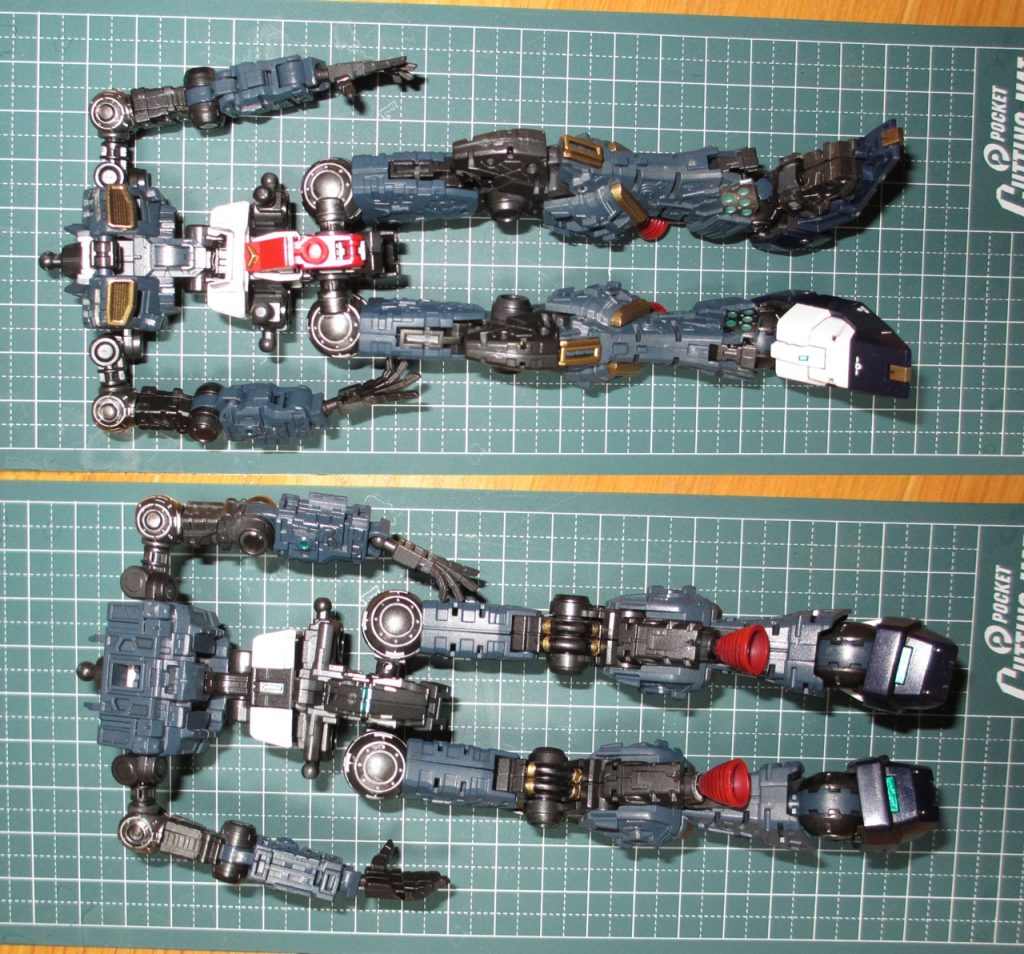 内部フレームはほとんど見えないので外から見えるところをポイントで塗っています。基本はメタリックブラックとネービーブルーです。