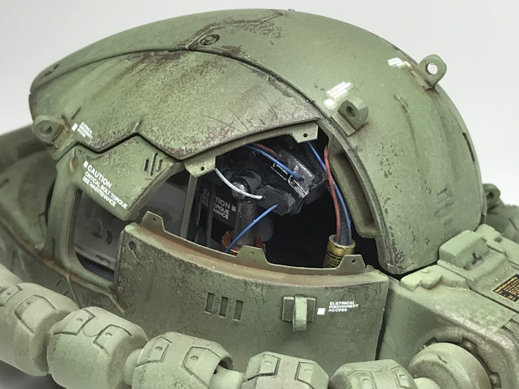 内部パーツにテグスなどでパイピング追加