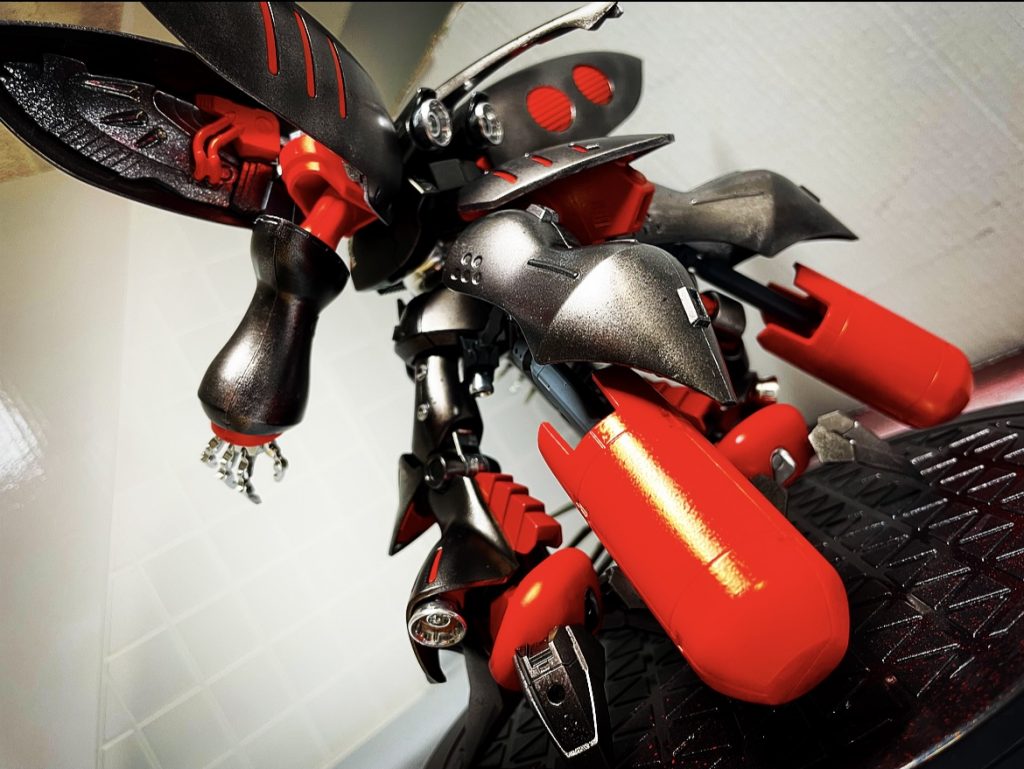 バックはモンスター感を出したくてボリュームを出してます！