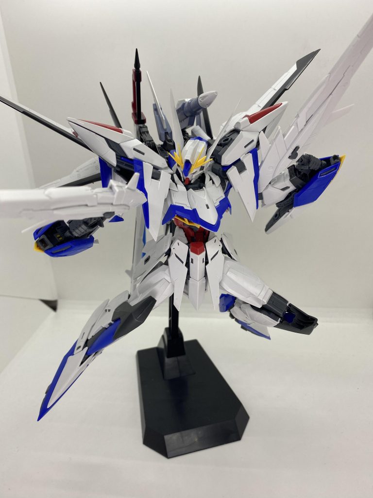 塗装前。本来の色もかっこいいですね