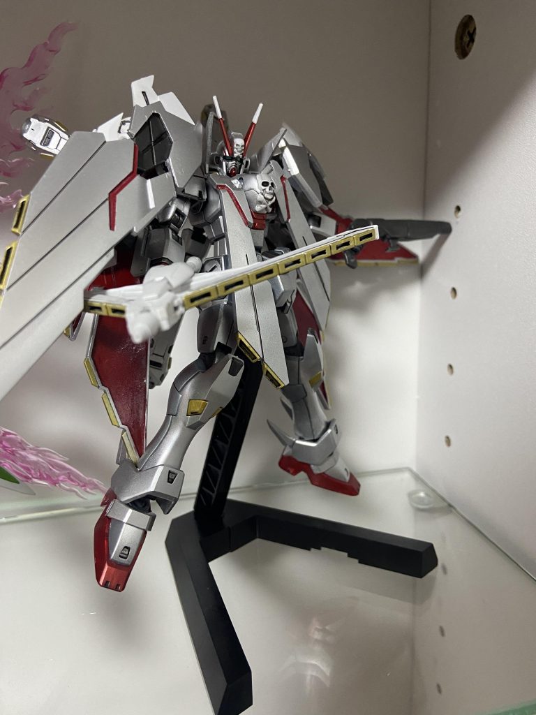 クジャク（スマッシャーモード）を前に構えて。