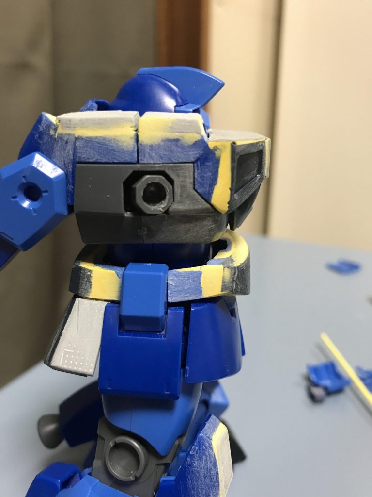 肩の青い部分は後はハメ出来ないのでグレーのボディーパーツを塗装してから仕上げてます( ´Д`)y━･~~