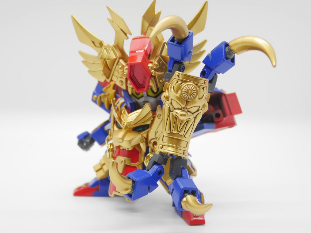 各面は四本の指を付ける事が出来、それぞれ対応した技を繰り出す事が出来ます。鬼面