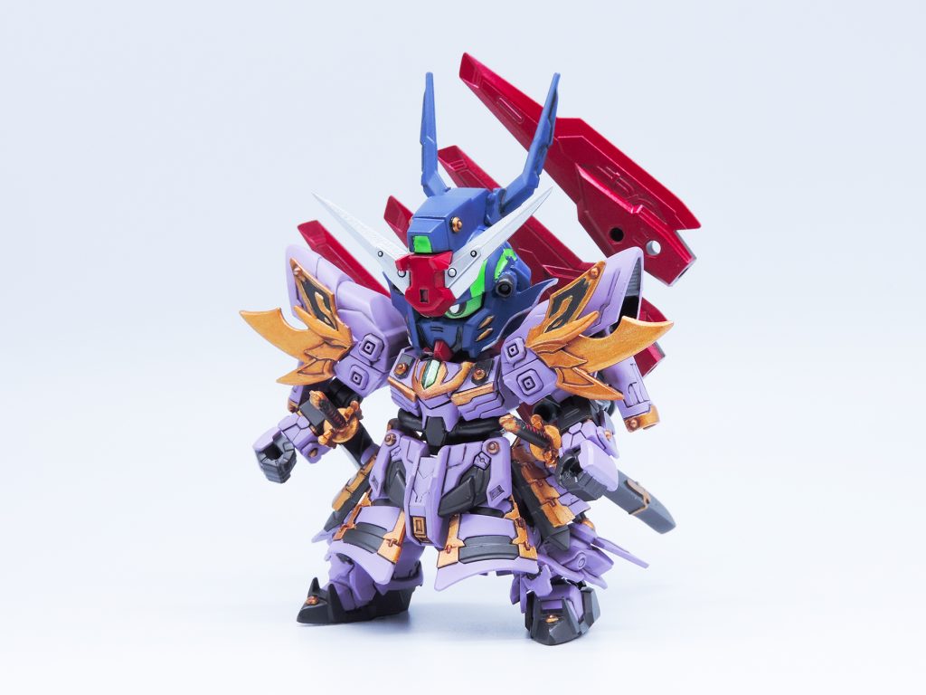 黒蝙蝠より授けられた璽威扉亜月[ジードアーズ]の兜と、彩瑚板[サイコプレート]を装備した刃琉斬。 覇道国に伝わるこの武具は黒蝙蝠と血縁関係のある武者が使っていた物といわれている。